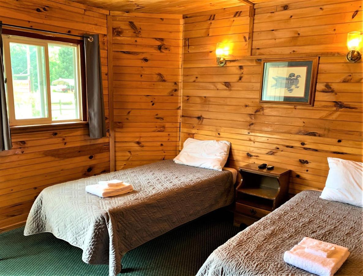 Pine Crest Motel&Cabins Barton Esterno foto